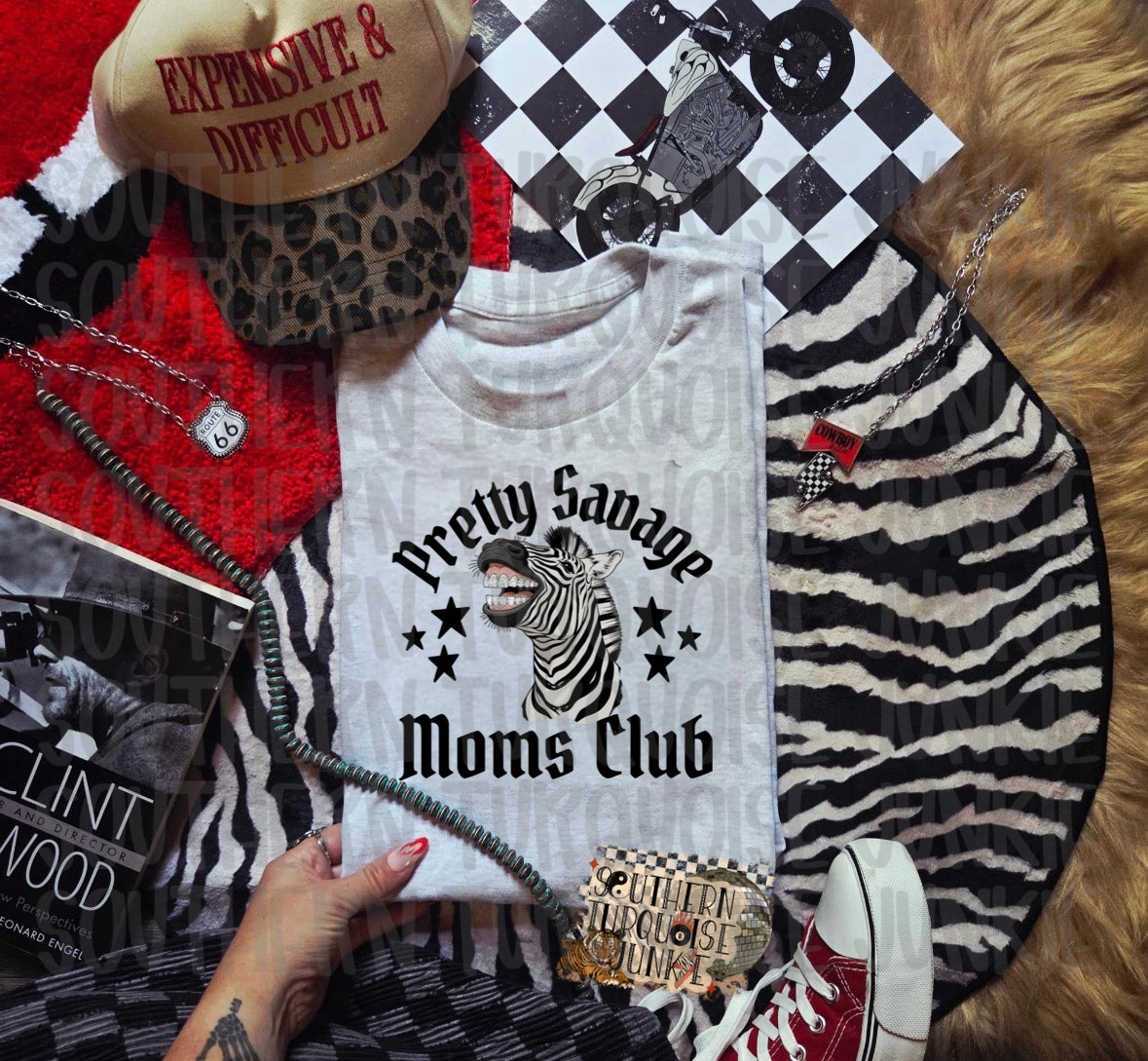 PRETTY SAVAGE MOM TEE
