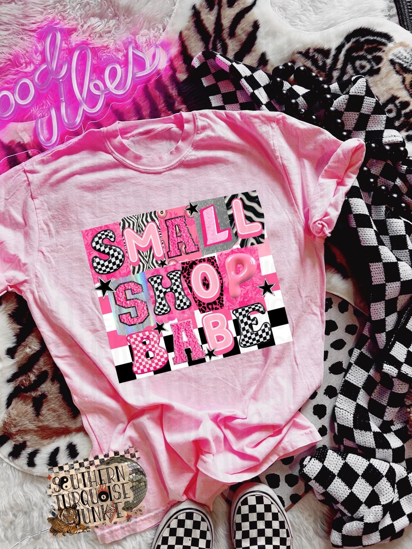 SMALL SHOP BABE TEE